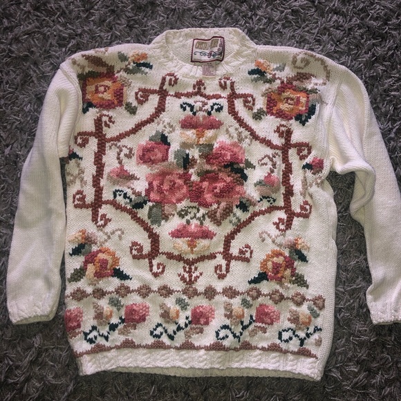 Crystal-Kobe Sweaters, Size M - Picture 5 of 11